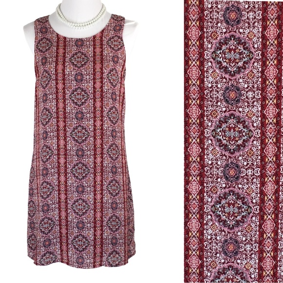 Pink Republic Summer Burgundy Pattern Open Back Shift Mini Dress size Medium - Picture 2 of 11